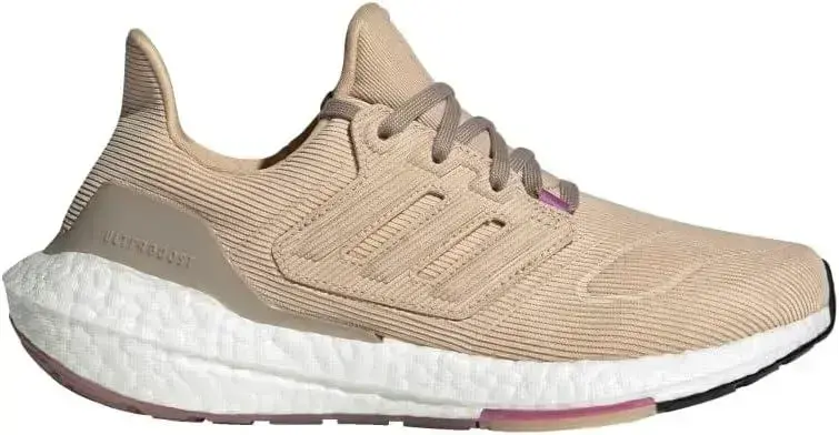 1. Tênis de corrida Ultraboost 22 - adidas